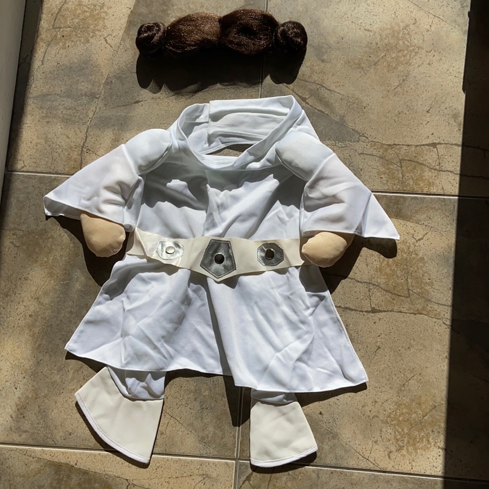 Princess Leia sz Medium dog costume wig included